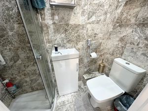 En Suite- click for photo gallery
